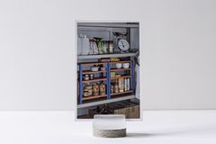 カードスタンド　高級デザイン　おしゃれ　かわいい　贈答品　ディスプレイ　アクリル＋人工大理石　fungus Slit(ファンガス　スリット）　スタイリッシュ