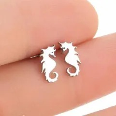 2024年最新】タツノオトシゴピアスの人気アイテム - メルカリ 