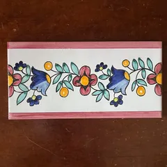 装飾タイル 絵タイル スペイン製 セビリア産 ハンドメイド タイル ピンクの花柄