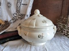 フランス アンティーク　花リム　絵付き　サルグミンヌ　素敵な　蓋つき　スーピエール