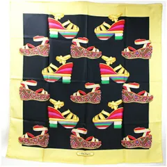 サルバトーレ・フェラガモ シルク スカーフ サンダル柄