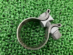 マフラークランプ 片側 70-0496 ハーレー 純正 バイク 部品 スポーツスター ソフテイル ダイナ ツーリング 曲がり無し 【中古】 18のサムネイル