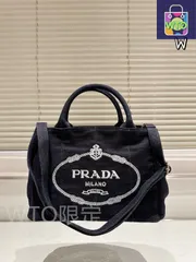 ✨おまけ付✨PRADA(プラダ)　ハンドバッグ　三角ロゴ　ナイロン　リカラー品 三角ロゴ金具ナイロンミニハンドバッグ ブラック ヴィンテージ