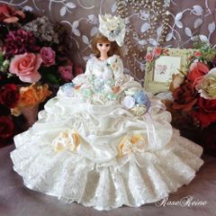 雛祭りセール★ブリューネワルト王妃 雪のベロアドレープの優美で豪華なドールドレス