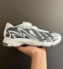 新品未使用品　希少　アディダス　adidas ORKETRO 2 スニーカー ?media_id=3325716276064011234