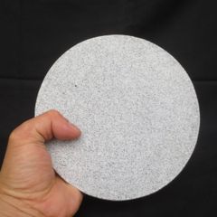 円形 丸型 直径約１８ｃｍ 高さ約２.５ｃｍ 平板 石板 御影石の円板  円形 丸い 板石 石板 平板 白みかげ石 直径約１８cm 台座 花器 茶器 台石 コースター スレートプレート 飾り台 １８ｘ１８ｘ２.５ｃｍ １枚 約１.８ｋｇ。全国送料無料！！