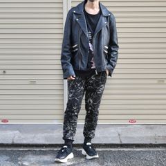 インスタグラム コーディネート Bolongaro Trevor ジップ ダブルライダース × PREACH プリーチ ギリシャ彫刻 グリッチアート ビッグ ロンT × ボロンガロトレヴァー ピストル マシンガン 銃弾跡 銃痕 総柄 スリム スウェットパンツ