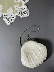 vintage◇ヴィンテージ　アンティーク　真っ白なビーズパース　がま口ミニポーチ　財布　小銭入れ　コインケース　ビーズ　レース　当時物　昭和レトロ