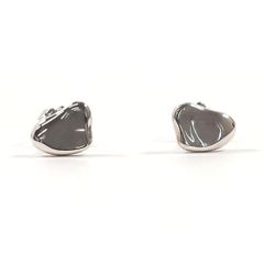 STRONG IRIS EARRINGS ours - メルカリ