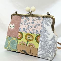 １点物 レア 希少 ミナペルホネン ショルダーバッグ がま口 バッグ 斜めがけ クロスボディ 肩掛け 刺繍 タンバリン 花 チョウチョ ハンドメイド マルチカラー