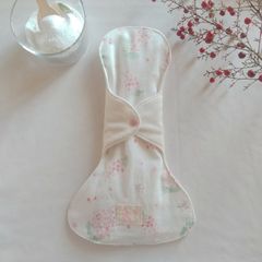 【布ナプキン】無添加コットンフランネルとダブルガーゼ 淡いピンクの花柄 30cm 6層仕立て 1枚