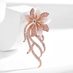 ジルコン花モチーフブローチ 上品なクリスタルリボンコサージュ 入学式・卒業式・結婚式・成人式にぴったり 母の日・誕生日プレゼントにも ギフトボックス付き