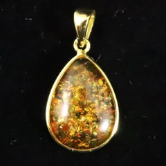 天然琥珀　バルティックアンバー 18mm ペアシェイプ ペンダントトップ 18KGP 1.86g 【榎本通商81002】