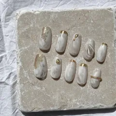 【NO.2】シンプルネイルチップ　ホワイトマーブル×ゴールド