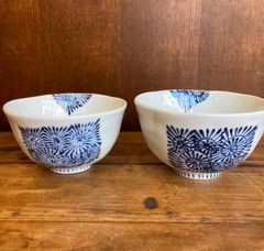 【新品】有田焼　そうた窯　ご飯茶碗２個セット　短冊蛸唐草　飯碗　大　小　茶碗　飯碗セット　ペア　夫婦茶碗　プレゼント　うつわ　食器　和食器　和食　手作り　手描き　日本製