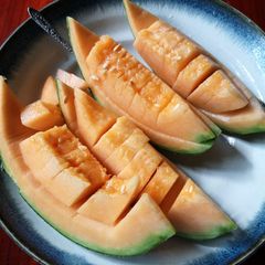 北海道 富良野メロン 高級 赤肉  ４-7玉 有機肥料 超減農薬 訳あり