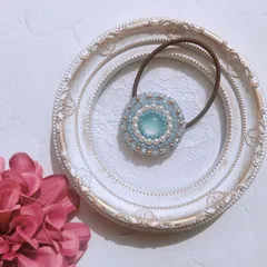 【ビーズ刺繍】大人可愛い 刺繍 ヘアゴム 水色