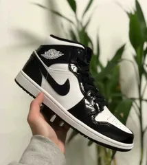 限定特売品 AIR JORDAN 1MID 新品未使用サイズ26.5cmDQ8426-517 - 靴