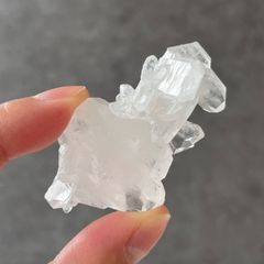 うさぎ、様リクエスト高品質 水晶 うさぎちゃん カービング約81g