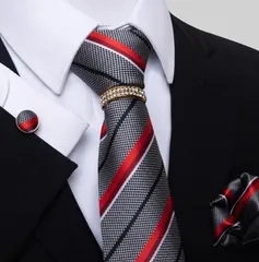 発表会　黒赤白ストライプ ネクタイ　ポケットチーフ　カフスボタン　リング　4点 セット　結婚式　イベント　卒業式　入学式　入社式　父の日　七五三祝い　ダンスパーティー　バーテンダー　格安　ストライプ柄　ブラック色　レッド色　ホワイト色　グレー　ワインレッド　白
