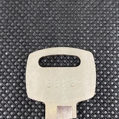 オフィス家具　鍵　中古　コクヨ　E062　書庫　ロッカー　メーカー純正