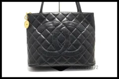 2024年最新】CHANEL シャネル 復刻トートの人気アイテム - メルカリ 