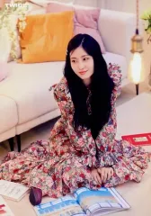 【中古】キャラカード モモ(座り/読書) ランダムトレーディングカード 「TWICE WORLD TOUR 2019 ”TWICELIGHTS” IN JAPAN」