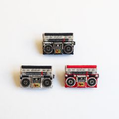 【LM / エルム】ブローチ ラジカセ  /  立体刺繍アクセサリー