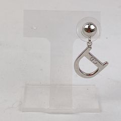 その他294　Christian Dior　ピアス　片方のみ　D　ロゴ　シルバー　シンプル　CD　クリスチャンディオール　かんてい局松前R56号店