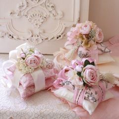 フラワー サシェ フラワーアレンジ （クッション角）インテリア アレンジ 造花 ギフト 枯れない花 母の日 アートフラワー バラ 薔薇 かわいい 贈り物 お祝い フラワーアレンジ フラワーギフト インテリアフラワー