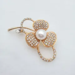 ブローチ パール コサージュ クローバーA ゴールド 卒業式 入園式 結婚式