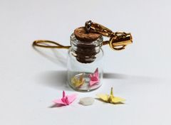 幸運を呼ぶ極小ミニ折鶴ストラップ　宝来　Origami Crane wiht strap
