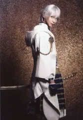 【中古】生写真(男性) 染谷俊之(鶴丸国永)/膝上・戦闘服・背景茶・キャラクターショット/舞台「『刀剣乱舞』維伝 朧の志士たち」個人ブロマイド