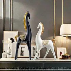 置物 2点セット 馬 オブジェ ホワイト ブラック カップル プレゼント 贈り物 リビングルーム 玄関 オフィス インテリア 本棚 フィギュア 4-7