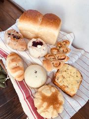 食品サンプル 店頭用非売品 ロールケーキ 粉砂糖仕立て パウンドケーキ