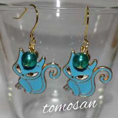 ツリ目青猫ちゃんピアス(イヤリング他変更可能)