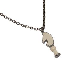 エルメス カヴァリエネックレス コリエ キャバリエ ホース チェス ペンダント ラッカー ホワイト メタル素材 ネックレス 馬モチーフ レディース アクセサリー HERMES