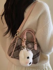 Chio2nd ミニチェックハンドバッグ | 軽量可愛い | 毛付きチャーム付き