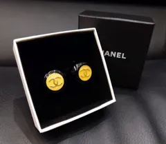 2025年最新】chanel ボタン イヤリングの人気アイテム - メルカリ 