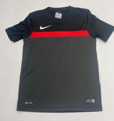 大処分ナイキNIKE★ジュニアメッシュポリTシャツ130黒x赤