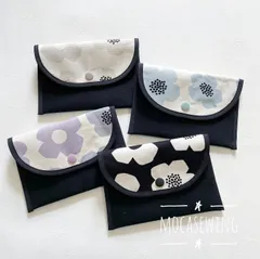 花柄のサニタリーポーチ／ミニポーチ／フラットポーチ