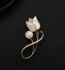 スワロフスキーチューリップ真珠貝殻ブローチジルコン花コサージュ卒業式入学式結婚式の胸飾り