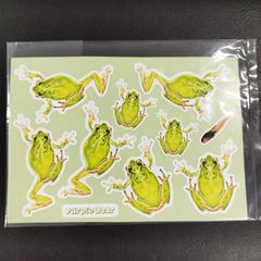 送料無料　カエル　アマガエル　シール「アマガエル　８匹＋１匹　おたまじゃくし付き　ステッカー」 （約１００ｍｍ×約１４３ｍｍ）