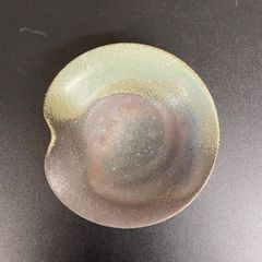 信楽焼　炭化灰被り　変形くぼみ鉢