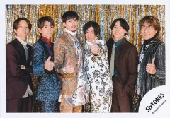 【中古】生写真(STARTO) SixTONES/集合(6人)/横型・膝上/「VVS」グッズオフショット/公式生写真