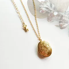 ゴールドカラー☆ロケットネックレス花柄オーバル金色ペンダントアジャスター付き