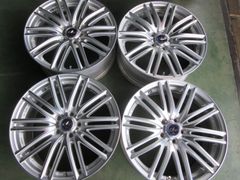 目立つキズなし！　送料込み！　スタッドレス・インチアップ用などに・・・　WEDS　レオニス　17インチ　7.0J　100　5H　ホイール　4枚セット