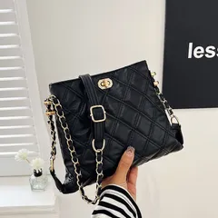 ショルダーバッグ ミニショルダー キルティングバッグ ゴールドチェーン 肩掛け キルティングバッグ  ビジネス お出かけ スーツ 肩掛け 斜めかけ シンプル お出かけ  オシャレ 無地  軽量  レディース メンズ カジュアル 女性 内ポケット付き