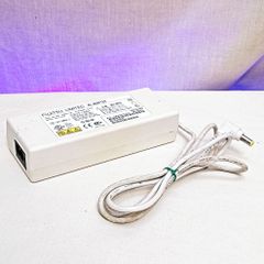 〔FUJITSU〕ACアダプター 19V--6.32A