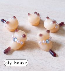 おすわり猫シリーズ　プリン猫首輪@1   5匹セット　レジン　パーツ